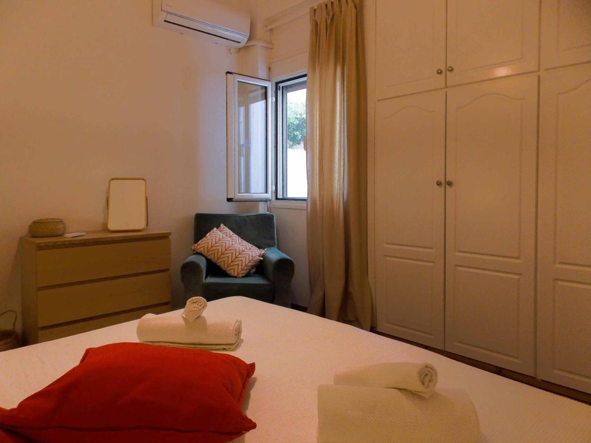 Cozy Plaka Apartment Athens Exterior photo
