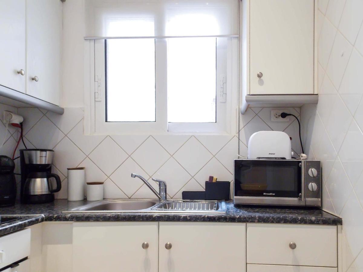Cozy Plaka Apartment Athens Exterior photo
